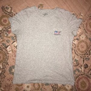 Vineyard vines grey t shirt